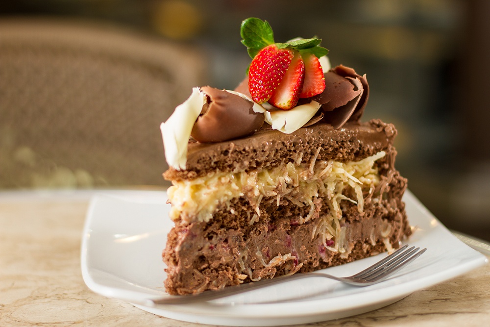 chocolate-coconut-delight-with-strawberry_02